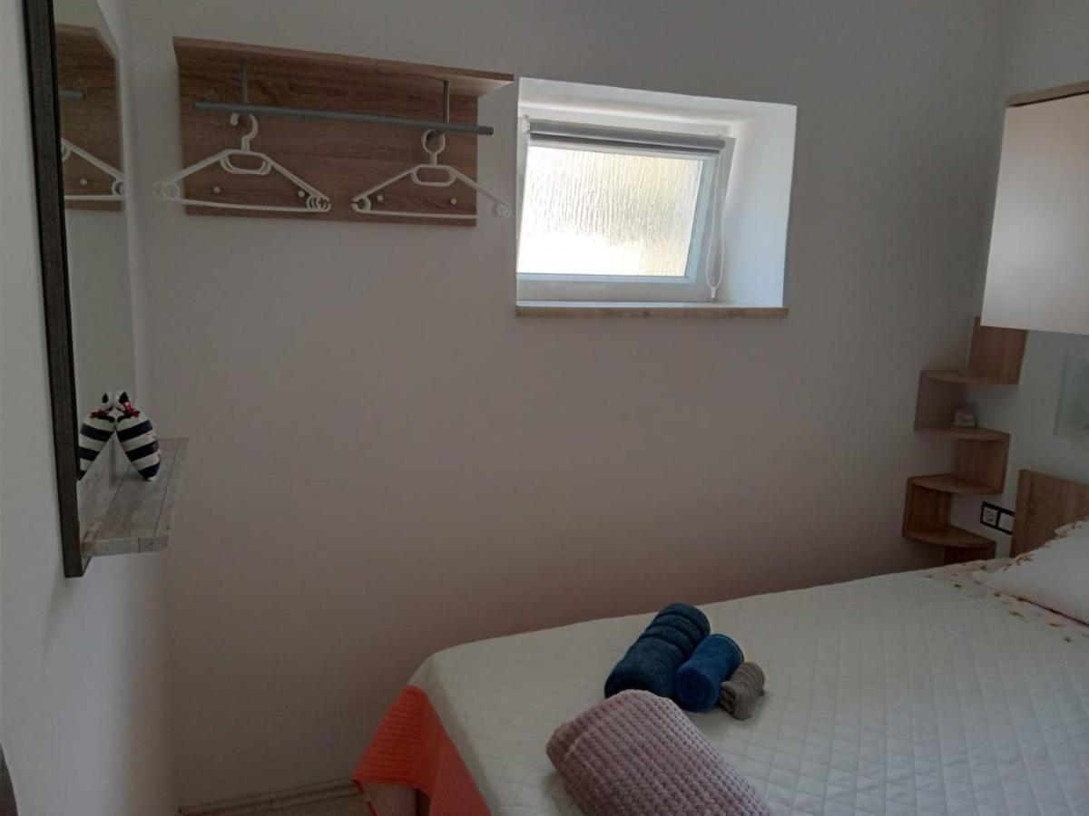 Kastelanic Apartman Brbinj Eksteriør bilde